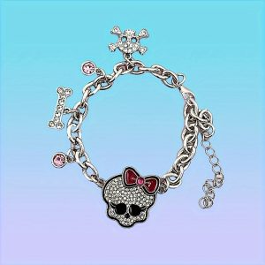 A Punk Y2K Style Skull Bracelet with Vintage Gothic Charm Jewelry, Set with Crystal and Pink Embellishments, Thick Chain Paired with Bone and Cross Details