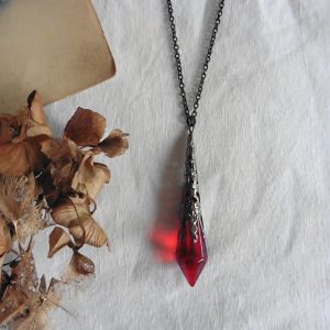 1pc Gothic Crimson and Black Glass Pendant Necklace Punk Elegant Girls Jewelry Memorial Gift