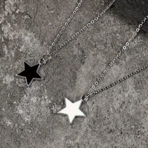 2 pcs/Set Retro Pentagram Stainless Steel Black and White Couple Gifts, Gift Bag Packaging Neutral Good Friend Necklace