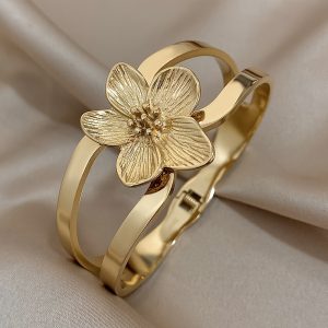 18K Gold Plated Vintage Stainless Steel Bangle, Elegant Five Petal Flower Cuff, Chic Waterproof Jewelry Gift for Women